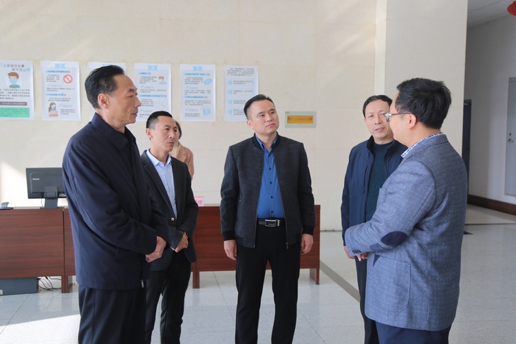 Le responsable de la zone de haute technologie de Jining visite les travaux de recherche et d'orientation du groupe China Coal