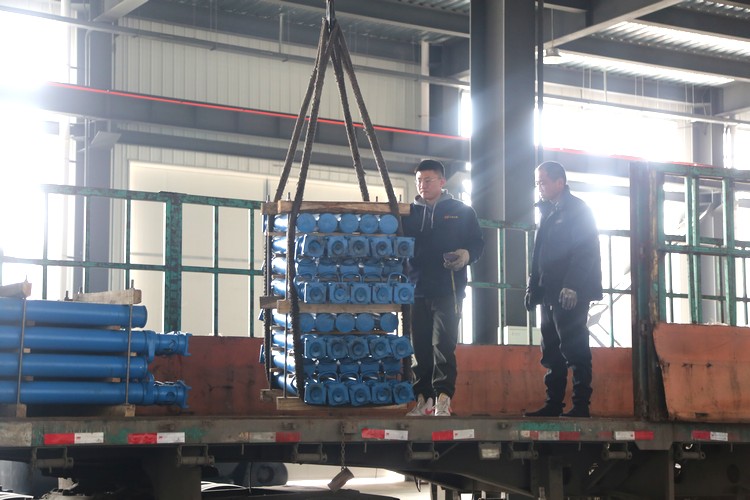 China Coal Group a envoyé un lot d'accessoires hydrauliques au port de Tianjin