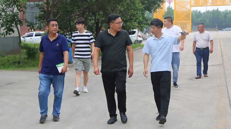 Des experts du National Safety Production Changsha Mine Electromechanical Testing and Inspection Center ont visité China Coal Group pour une inspection de produit