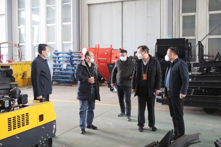 Le Groupe de travail provincial « quatre avancées » visite le Groupe charbon chinois pour diriger les travaux de reprise de la production
